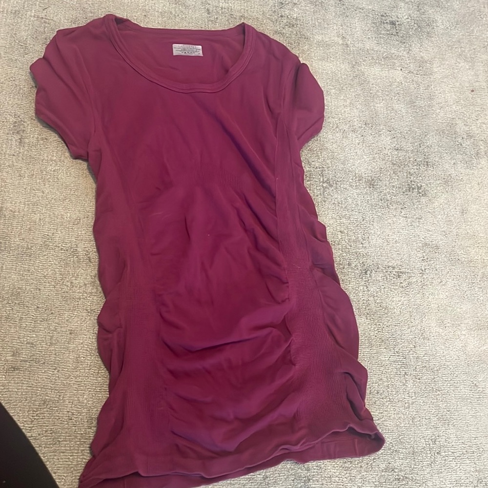 Athleta workout shirt